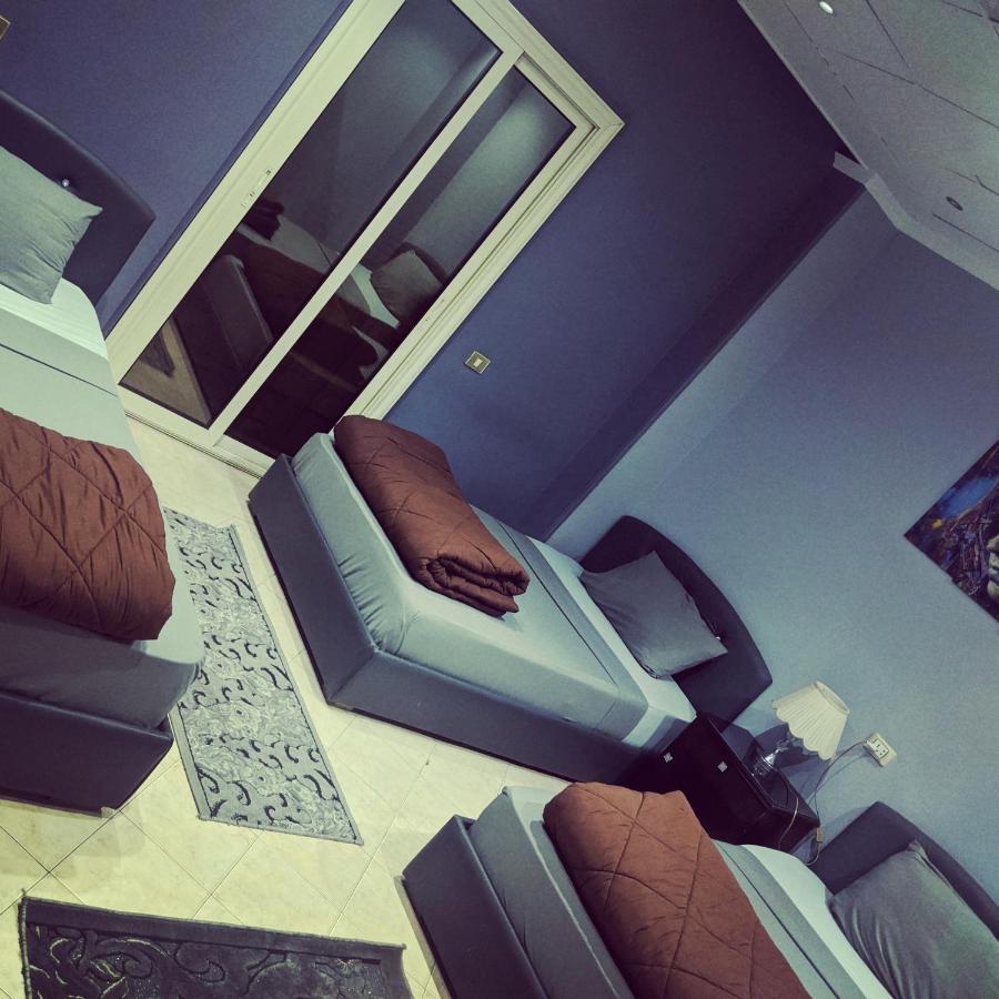 Tahrir Square Hostel Кайро Екстериор снимка