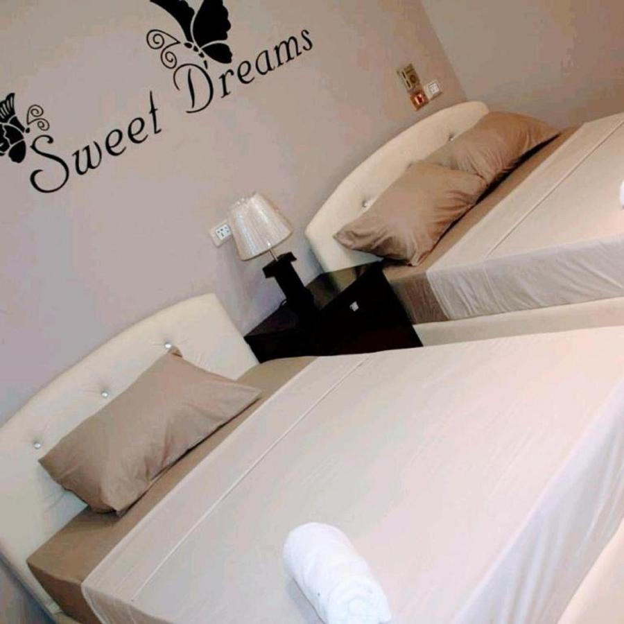 Tahrir Square Hostel Кайро Екстериор снимка