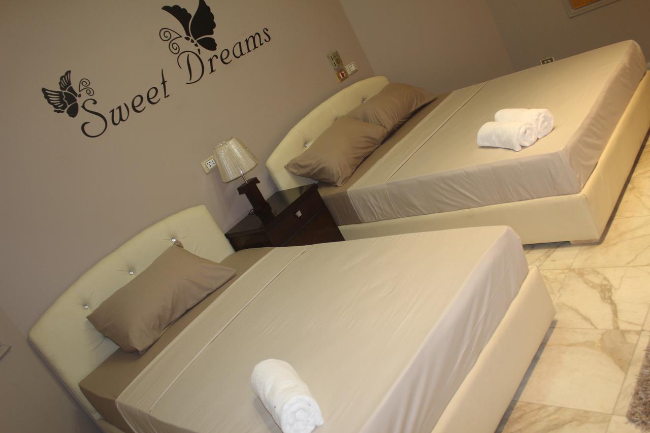 Tahrir Square Hostel Кайро Екстериор снимка