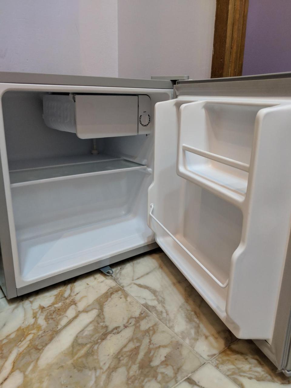 Tahrir Square Hostel Кайро Екстериор снимка
