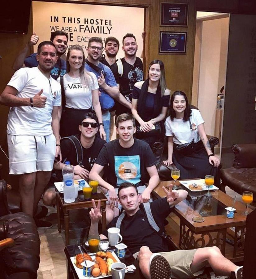 Tahrir Square Hostel Кайро Екстериор снимка